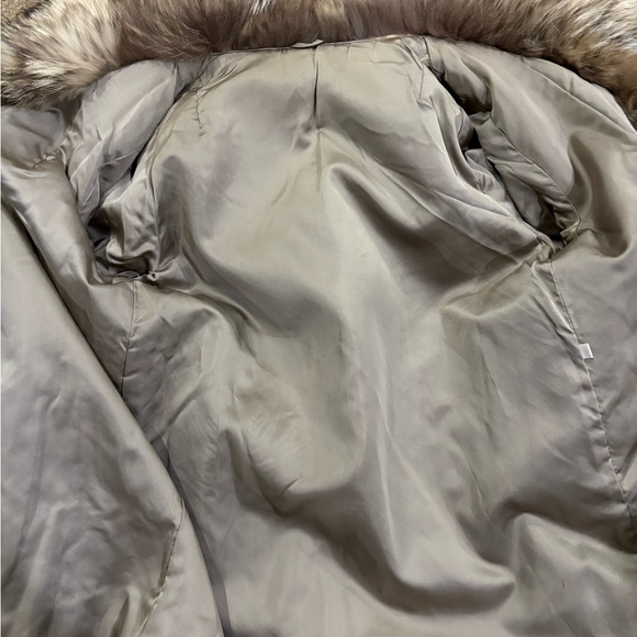 Authentic coyote fur coat - Picture 5 of 10